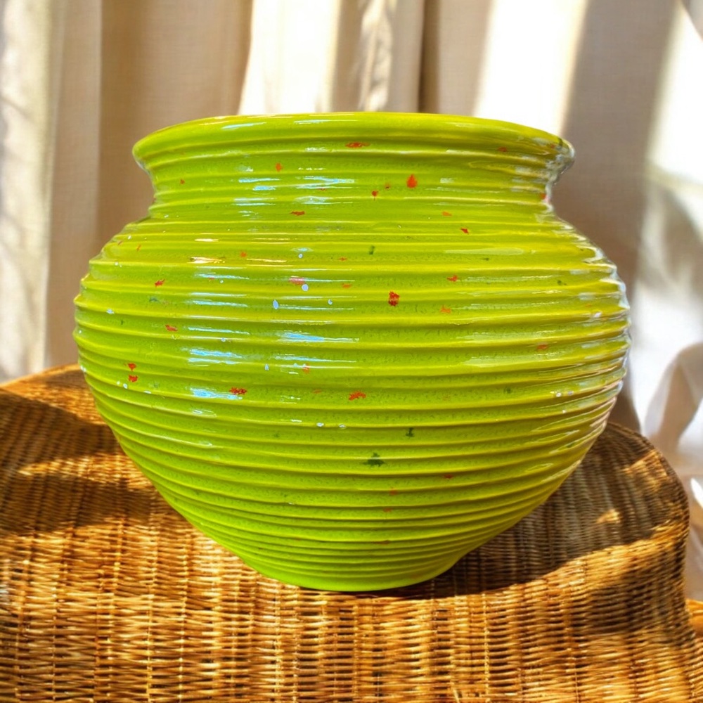🌟 Gorgeous Mid-Century Style Ribbed Beehive Ceramic Planter Vase 🌟 - Picture 3 of 7